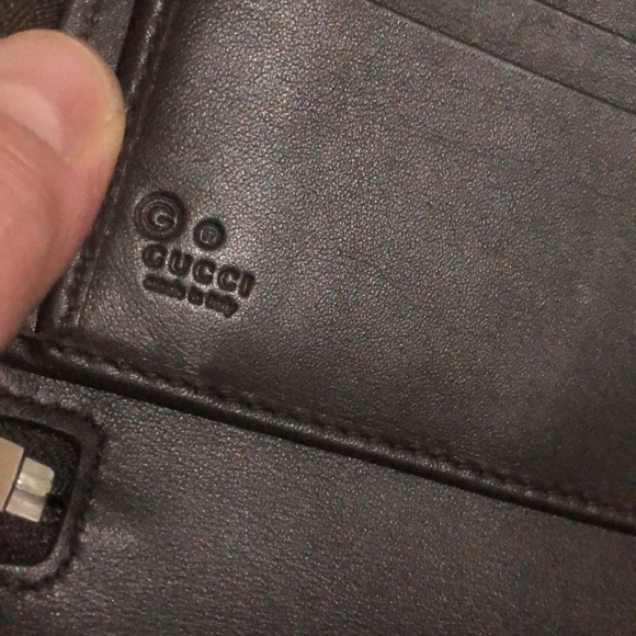 Gucci Authentic Wallet like new - Picture 11 of 17